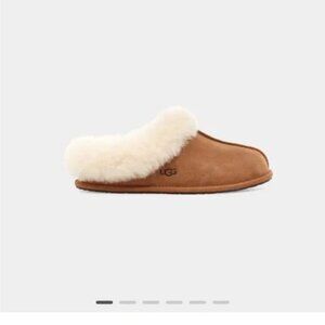 NEW. UGG MORAENE CHESTNUT
